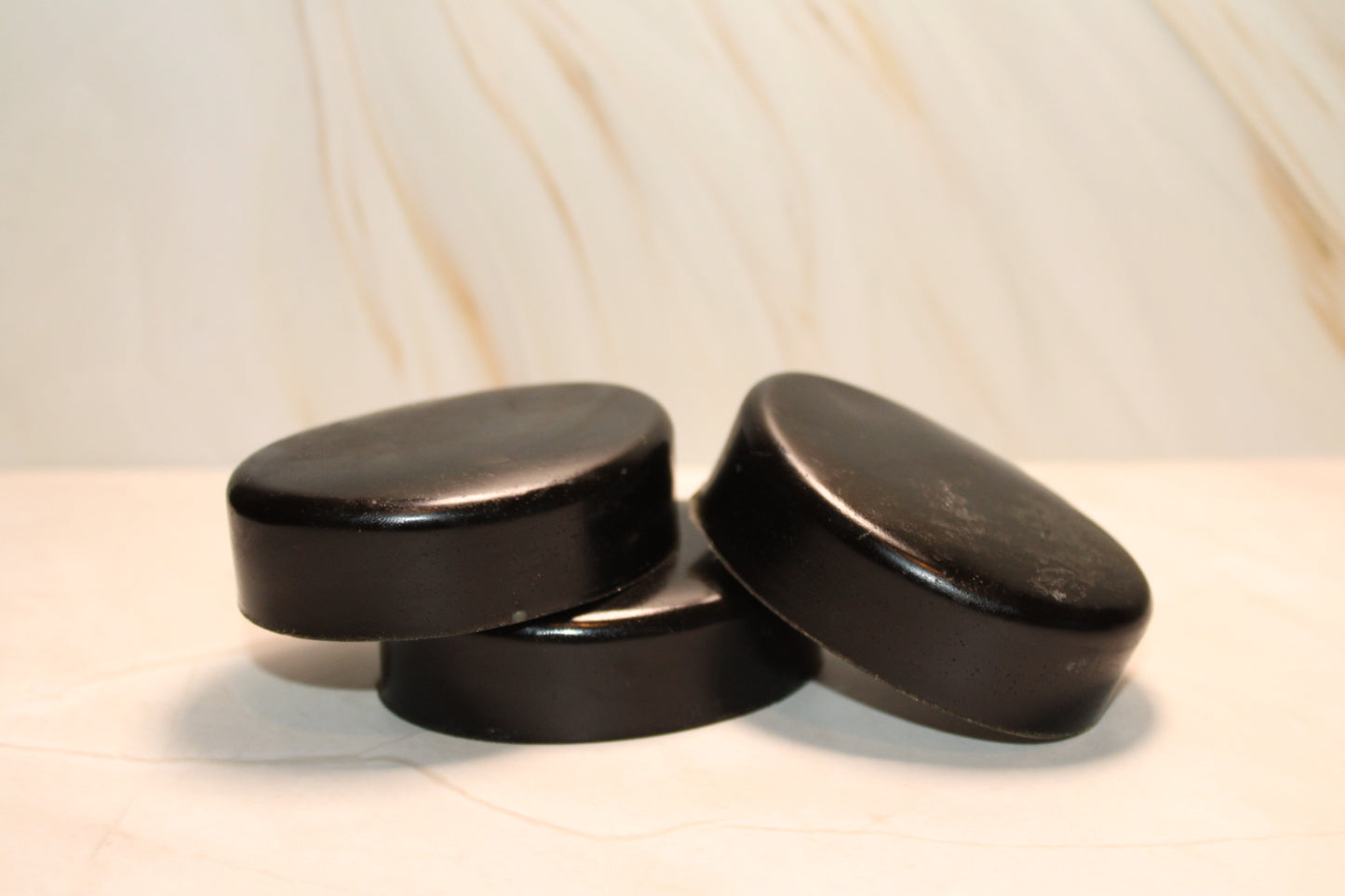Jabón de carbón activo-Activated carbon soap